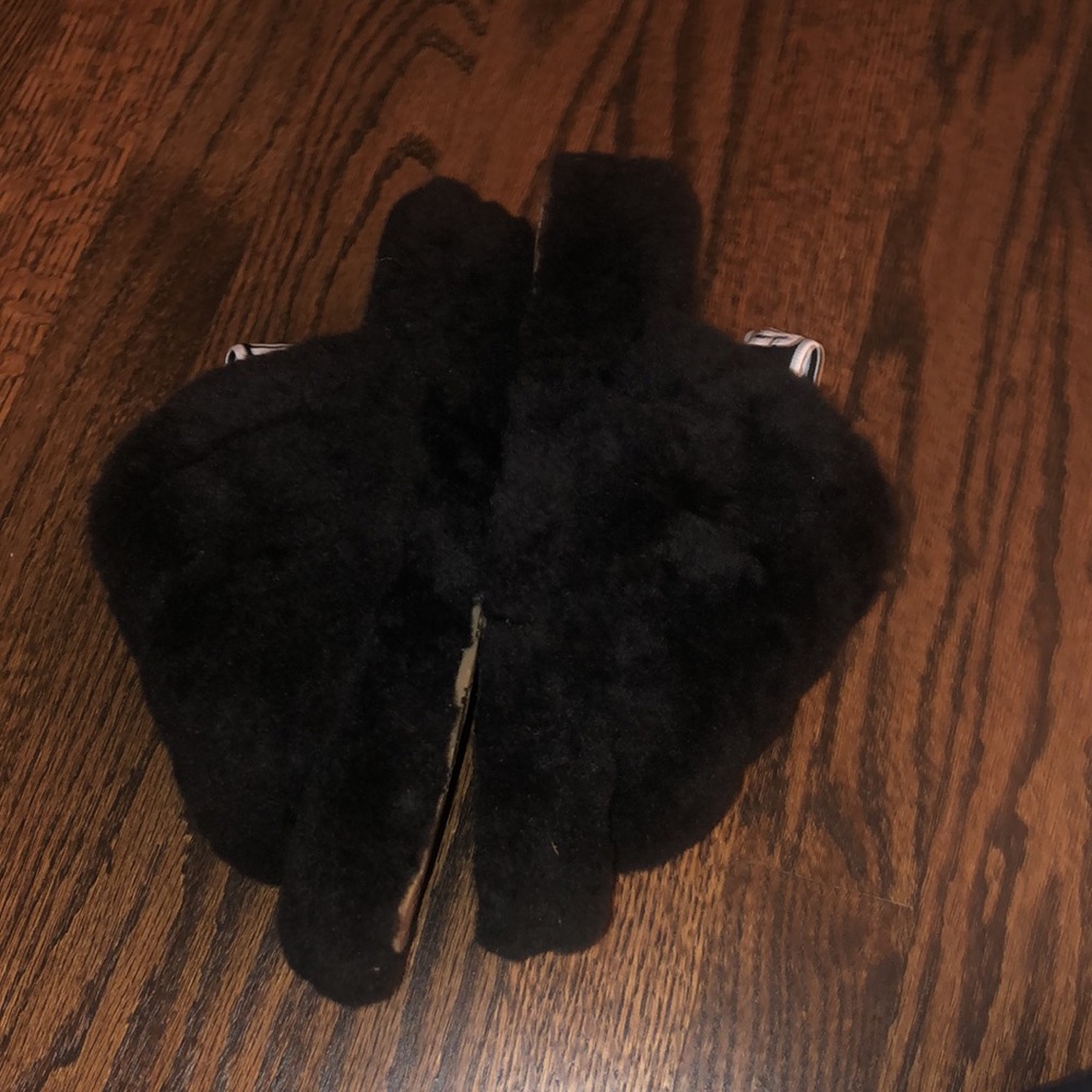 UGG Fluff Slippers - Picture 5 of 7